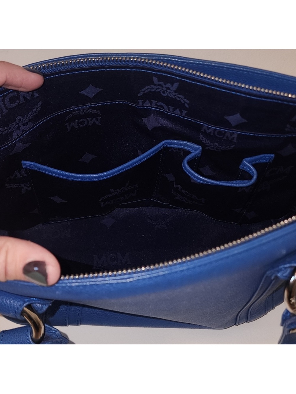 MCM Blue Leather Handbag with Detachable Coin Pouch - Picture 8 of 13